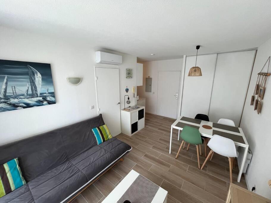 F2 Climatise, Piscine, Parking, A Pied Appartement Antibes
